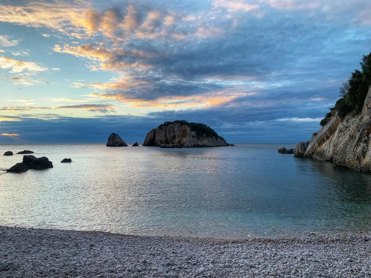Azzure Apartment Ulcinj Eksteriør billede